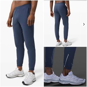 Lulu M Surge Joggers Men's Size Medium in Iron Blue